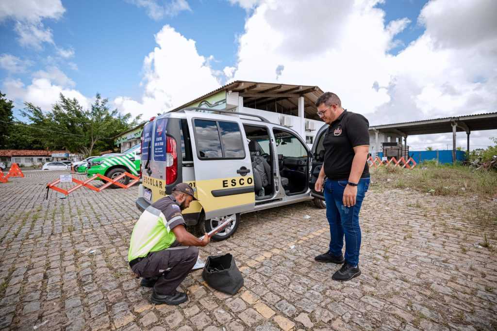 STT renova alvará para transporte escolar em Camaçari