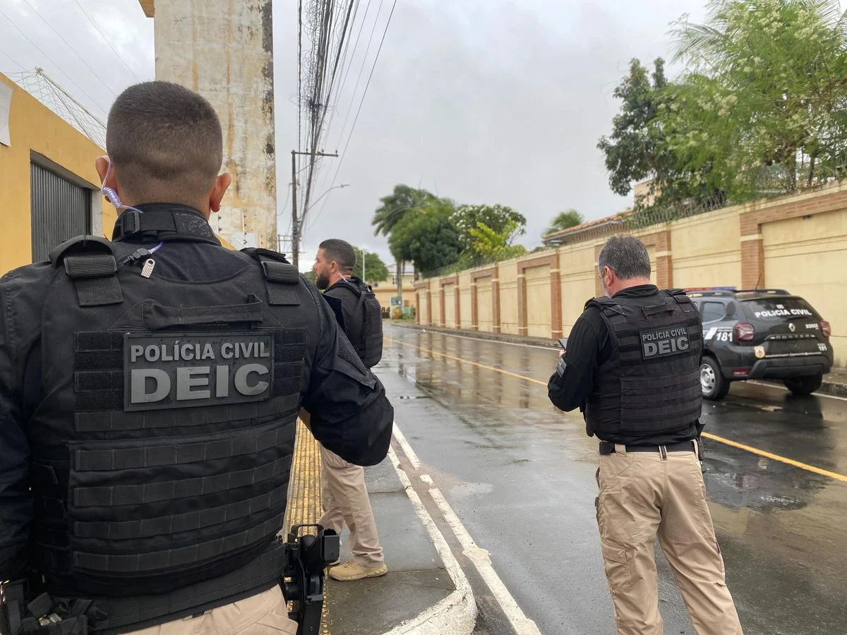 Operação policial desmantela quadrilha de PMs por extorsão