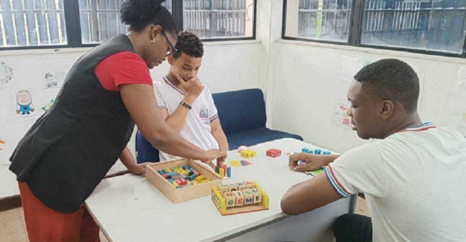 Estado contrata 1.624 profissionais para Educação Especial na Bahia