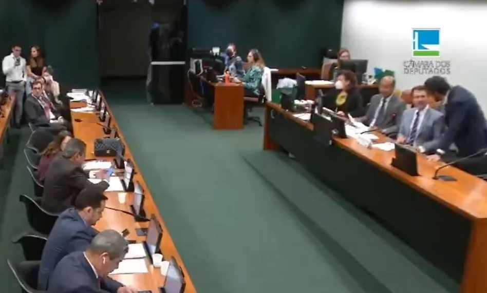 CCJ da Câmara aprova projeto que proíbe decisões individuais no STF