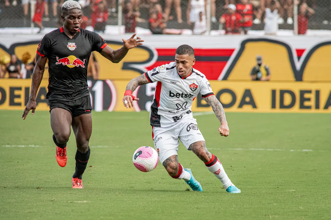 Série A: Vitória bate o Bragantino por 1 a 0 e sai da zona de rebaixamento