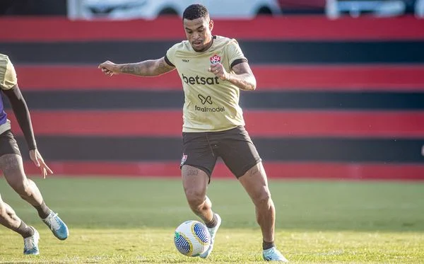 Vitória enfrenta o Atlético-MG com o objetivo de sair do Z4
