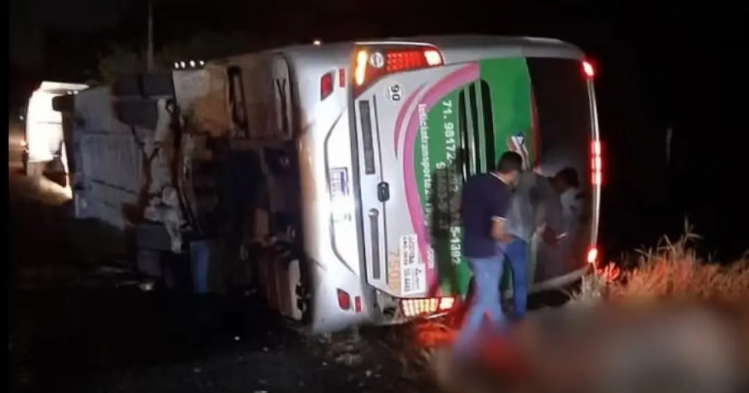 Ônibus com destino a Madre de Deus tomba e causa mortes na BR-101