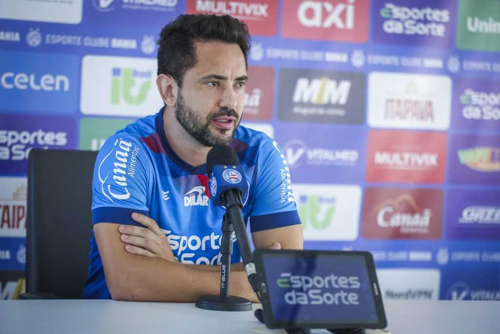Éverton Ribeiro prega foco para jogo decisivo contra o Atlético Goianiense