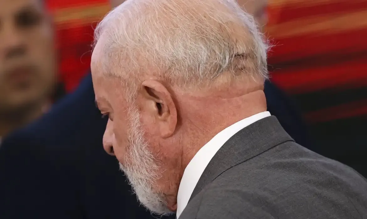 Presidente Lula evolui bem no pós-operatório
