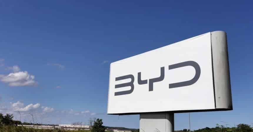 Terceirizada da BYD nega acusações de escravidão