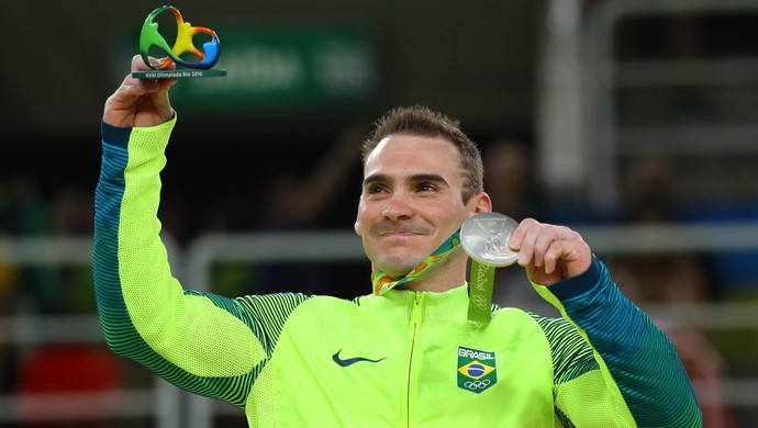 Campeão olímpico das argolas, Arthur Zanetti anuncia aposentadoria