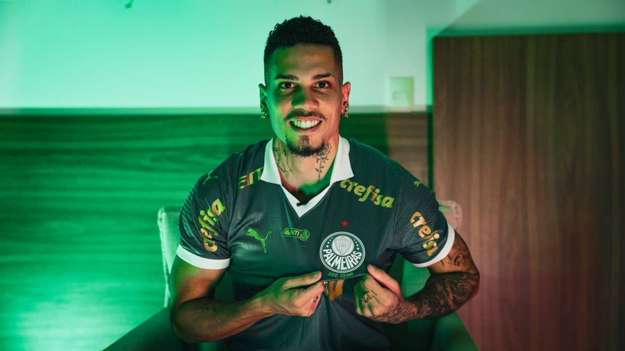 Palmeiras anuncia a contratação do atacante Paulinho