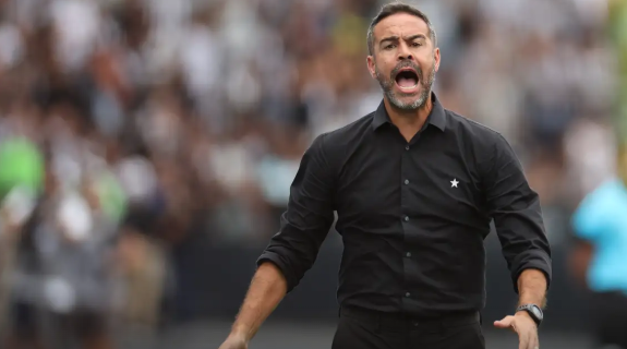 Técnico português Artur Jorge deixa o comando do Botafogo