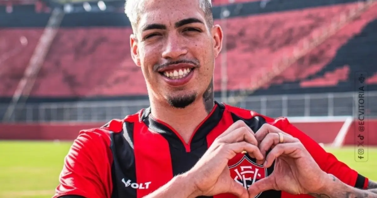 Vitória fecha empréstimo do lateral Hugo após negociação com o Botafogo