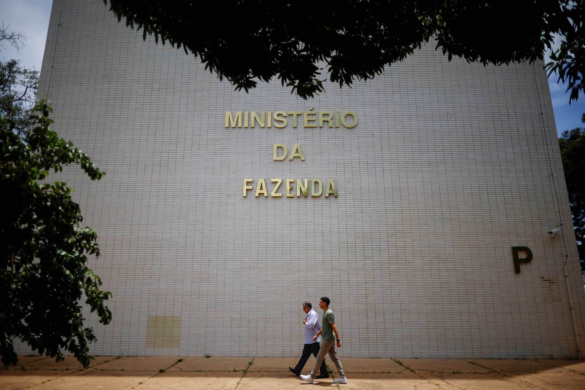 Fazenda convoca sociedade para identificar normas anticompetitivas