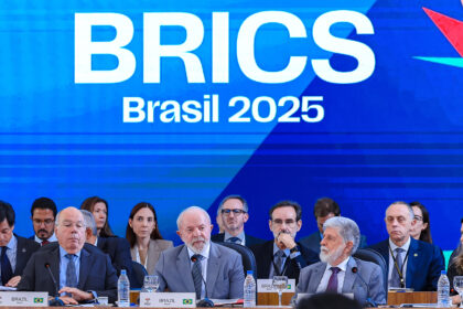 Lula afirma que BRICS impulsionará mudanças positivas globais
