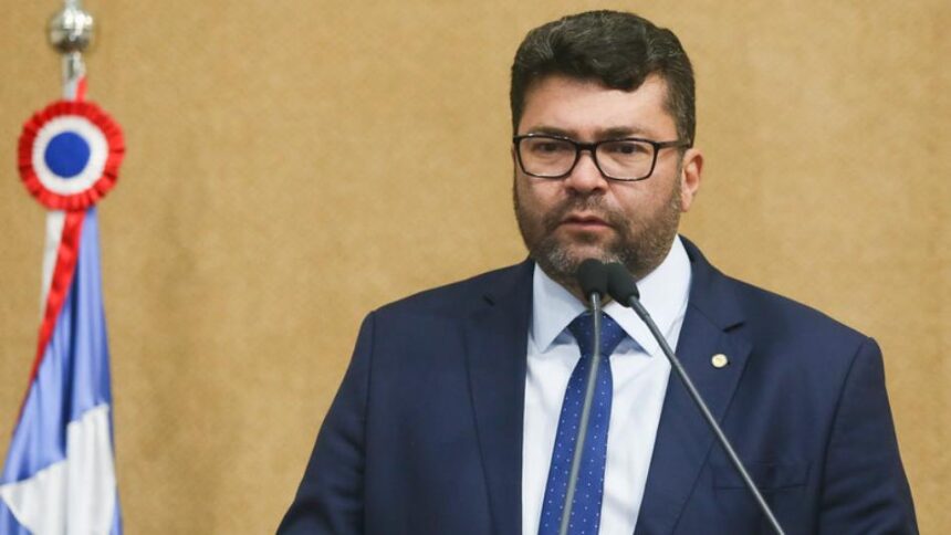 Marcinho Oliveira quer entregar Comenda Dois de Julho ao cantor Léo Santana