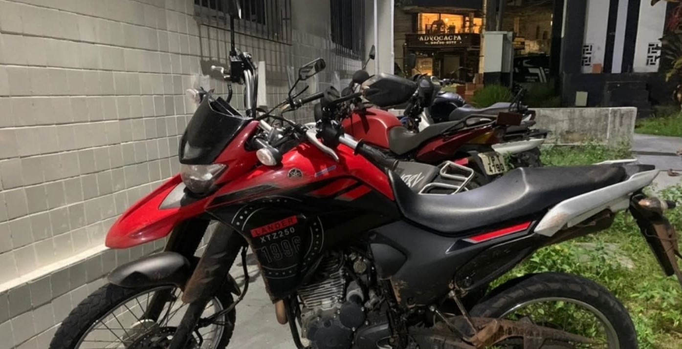 Moto usada em assaltos em Camaçari é recuperada