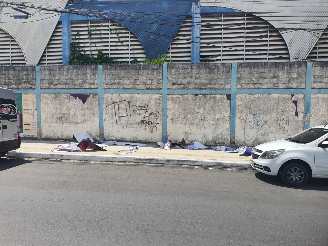 Vandalismo danifica exposição Projeto Espelho Camaçari