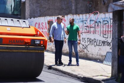 Prefeitura de Candeias inicia pavimentação da Travessa 13 de Maio, antiga Feira do Pau.