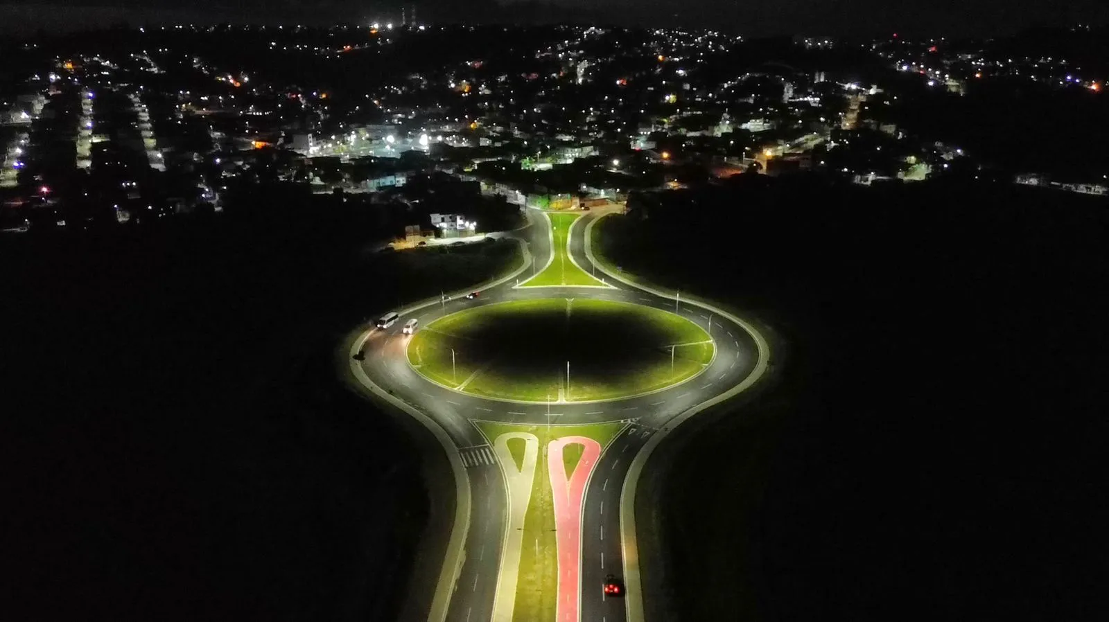 Candeias: Coelba finaliza ligação definitiva da iluminação na Avenida João Isidório