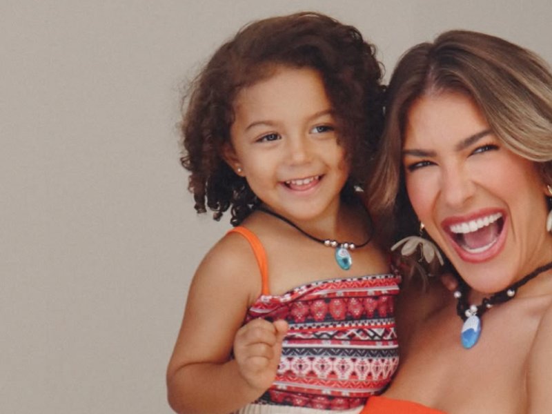 Liz encanta seguidores com receita e Ivete Sangalo!