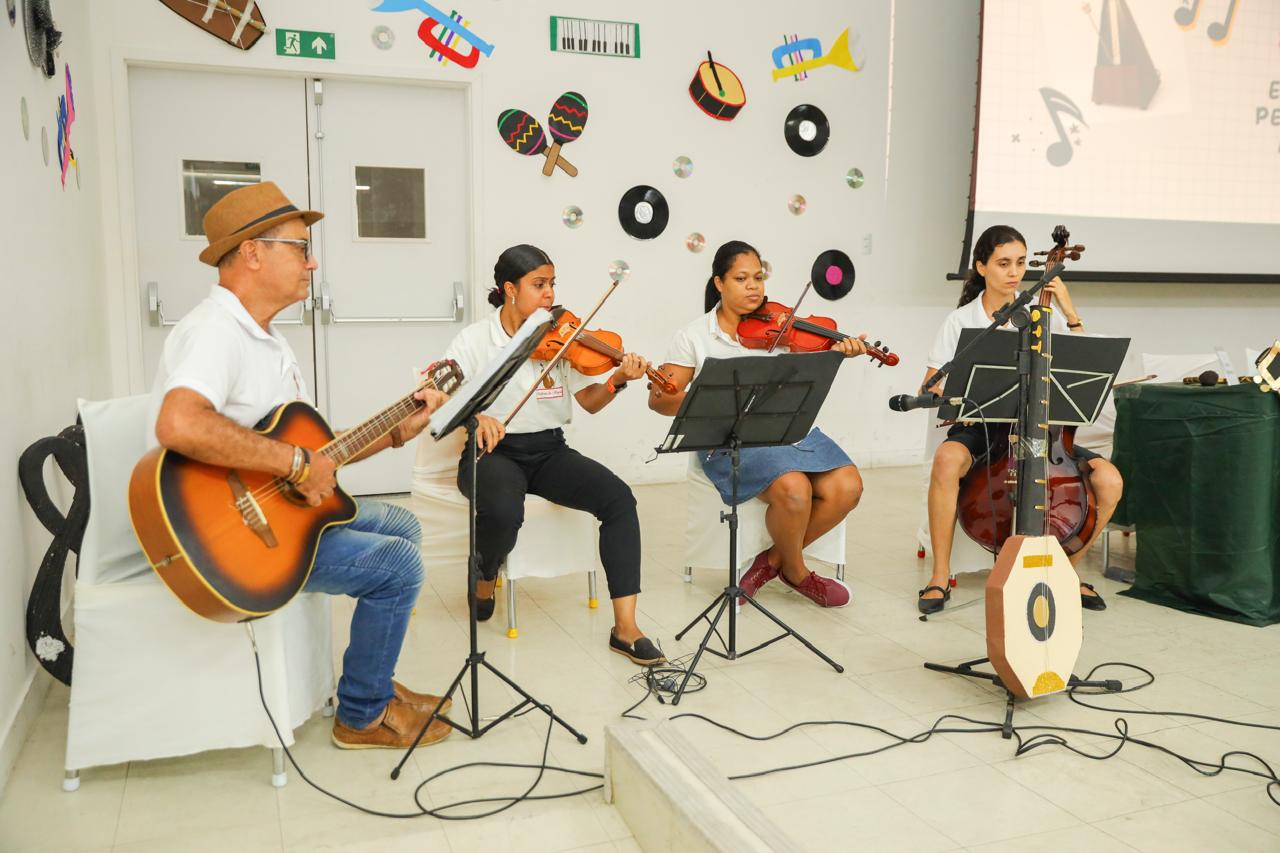 Coralistas de Candeias no Encontro Pedagógico Musical