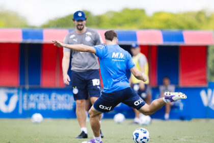 Bahia estreia na Série A com novo uniforme e busca vitória sobre o Corinthians