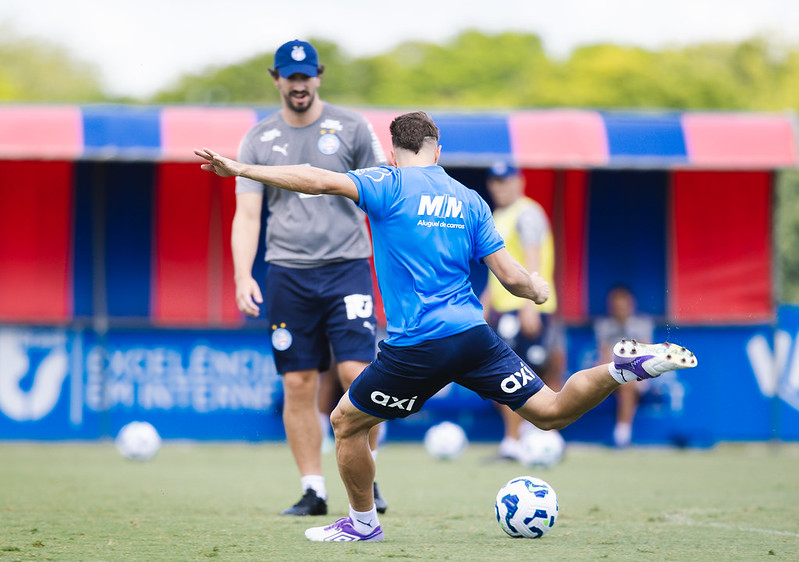 Bahia estreia na Série A com novo uniforme e busca vitória sobre o Corinthians