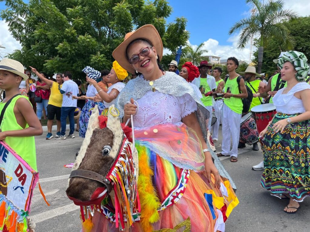 Cortejo cultural inicia Carnaval em Arembepe nesta terça