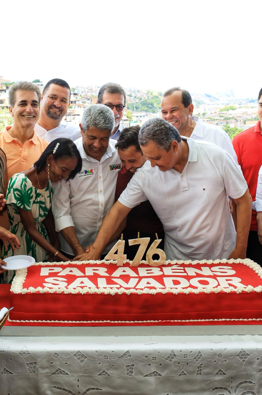 Ao lado de Rui Costa, governador comemora aniversário de Salvador com inaugurações