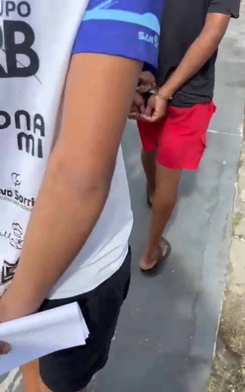 Imagens: Cumprimento de dois mandados de prisão em Camaçari