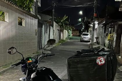 Jovem tem moto furtada no bairro Alto da Cruz