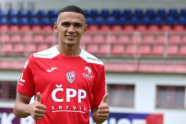 Ex-atacante do Bahia, Leandro Lima morre aos 23 anos na República Tcheca