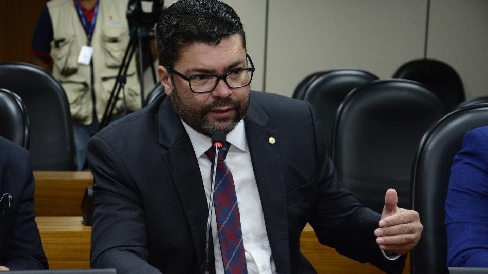 Marcinho Oliveira reivindica obras em trecho de rodovia em Santaluz