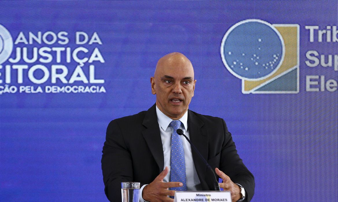 8 de janeiro: Moraes arquiva inquérito contra governador do DF