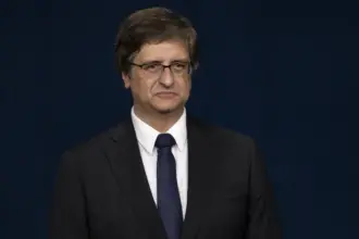 PGR é contra pedido de Bolsonaro para tirar Dino e Zanin de julgamento