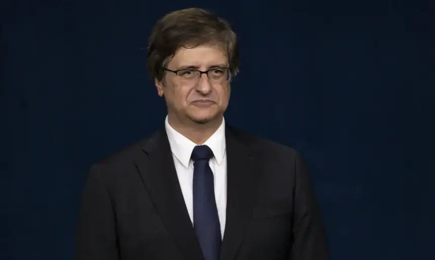 PGR é contra pedido de Bolsonaro para tirar Dino e Zanin de julgamento