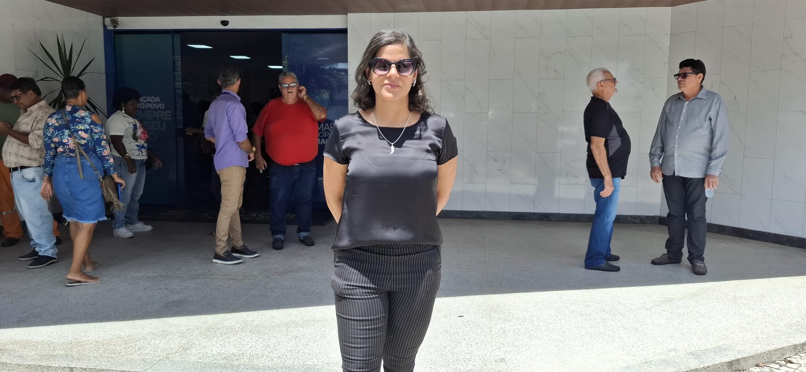 Presidenta denuncia fechamento sem diálogo de agência do Bradesco