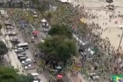 Manifestação com Bolsonaro no Rio de Janeiro pede anistia para condenados por ataques golpistas