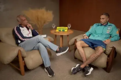 Em entrevista para Romário, Raphinha declara guerra contra Argentina antes de clássico: "Porrada neles"