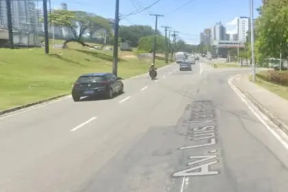 Polícia monitora suspeitos após troca de tiros na Av. Paralela