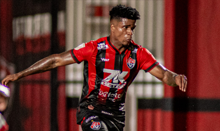 Vitória sofre no primeiro tempo, não reage e sai da Copa do Brasil