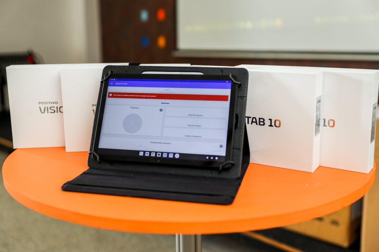 Candeias: Prefeitura entrega tablets para Agentes de Combate às Endemias