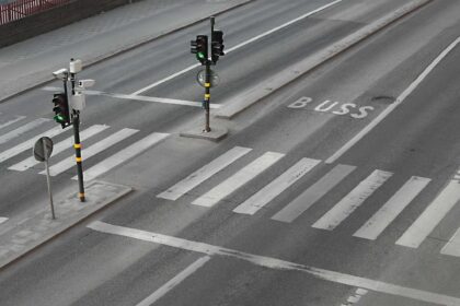 Quem inventou os primeiros semáforo e faixa de pedestre? Descubra