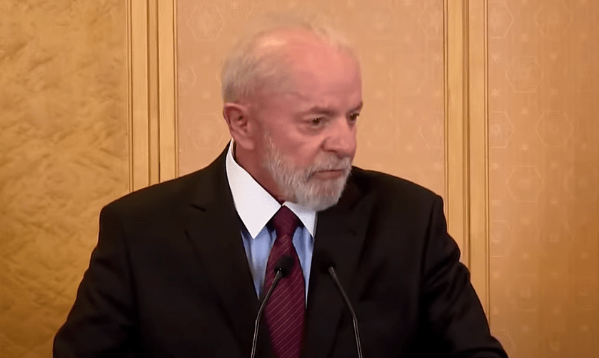 Lula não vê problemas em contatar Trump sobre tarifas comerciais