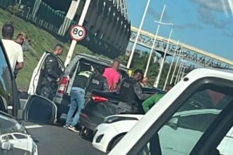 Tiroteio na Av. Paralela fere duas pessoas e gera pânico na região