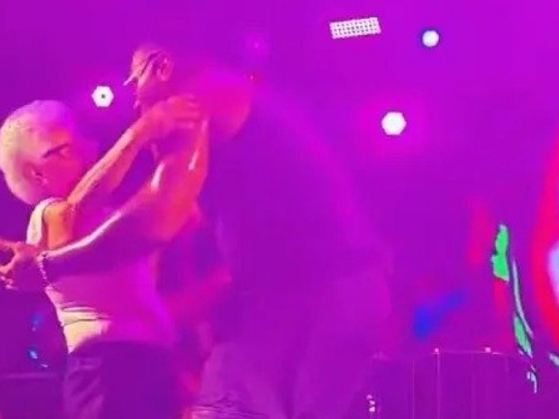 Idosa de 83 anos viraliza dançando: Surpresa emocionante no show