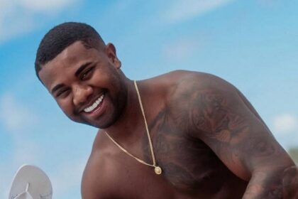 Empreendimento 2024: Davi Brito e Fãs Juntos na Venda