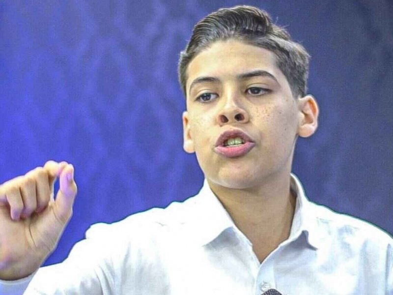 Influenciadora Choca com Pastor Mirim: 'Felicidade é porrada!'