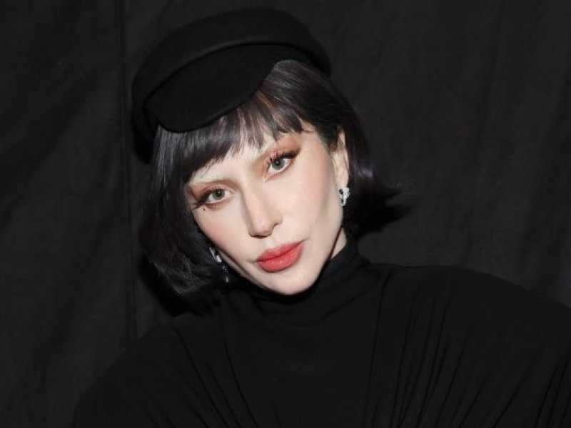 Lady Gaga Surpreende Fãs com Pizzas no Copacabana Palace!