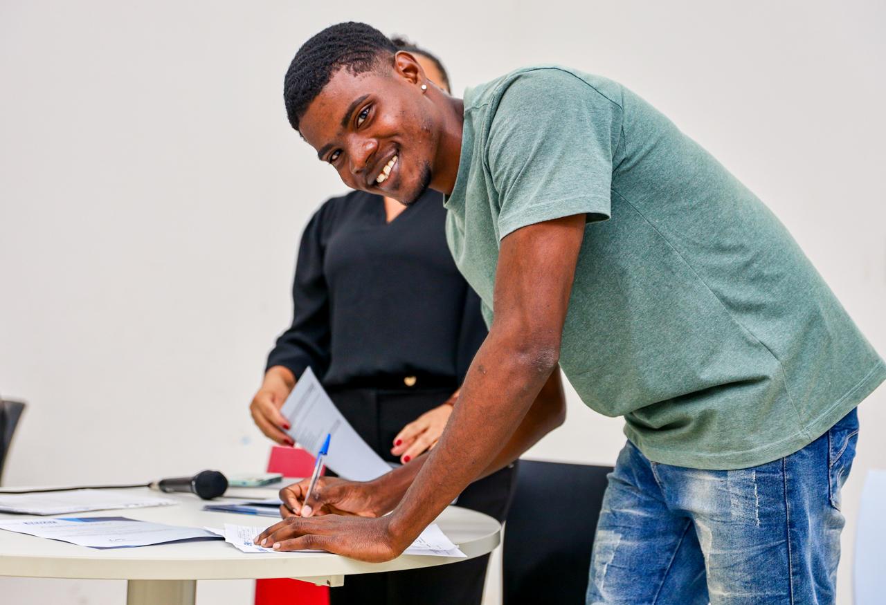 Candeias: Prefeitura certifica jovens e adultos em cursos técnicos