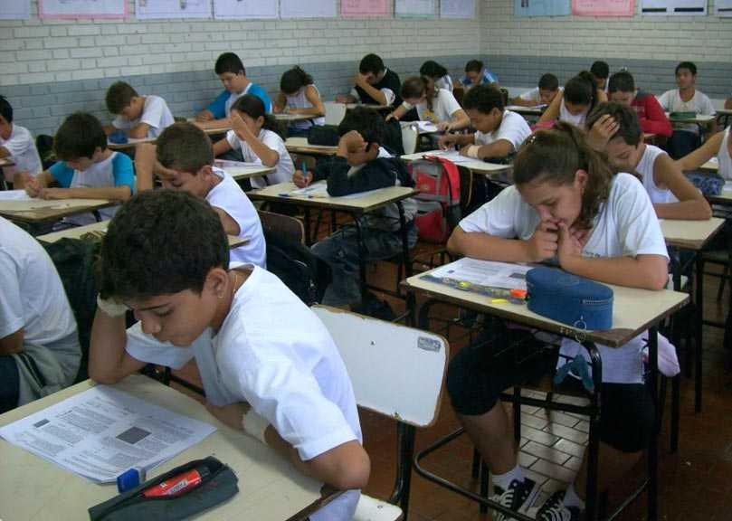 Educação no Brasil: Crescimento de 8% nas Despesas Entre 2013 e 2022