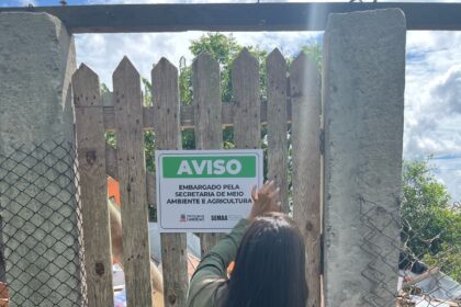 Assistência da Prefeitura à família com casa demolida; empresa multada.